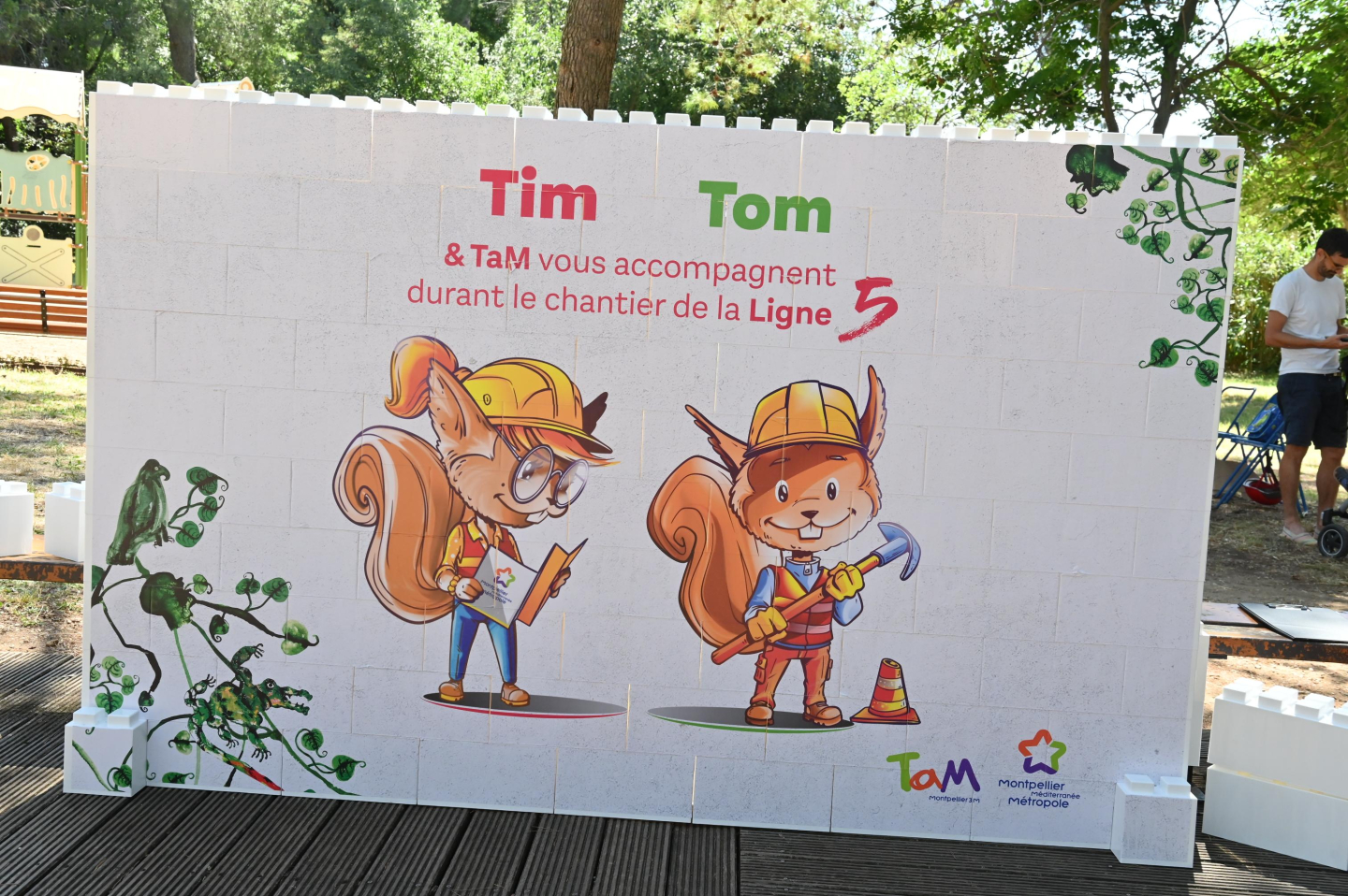 Mascottes Tim & Tom.png