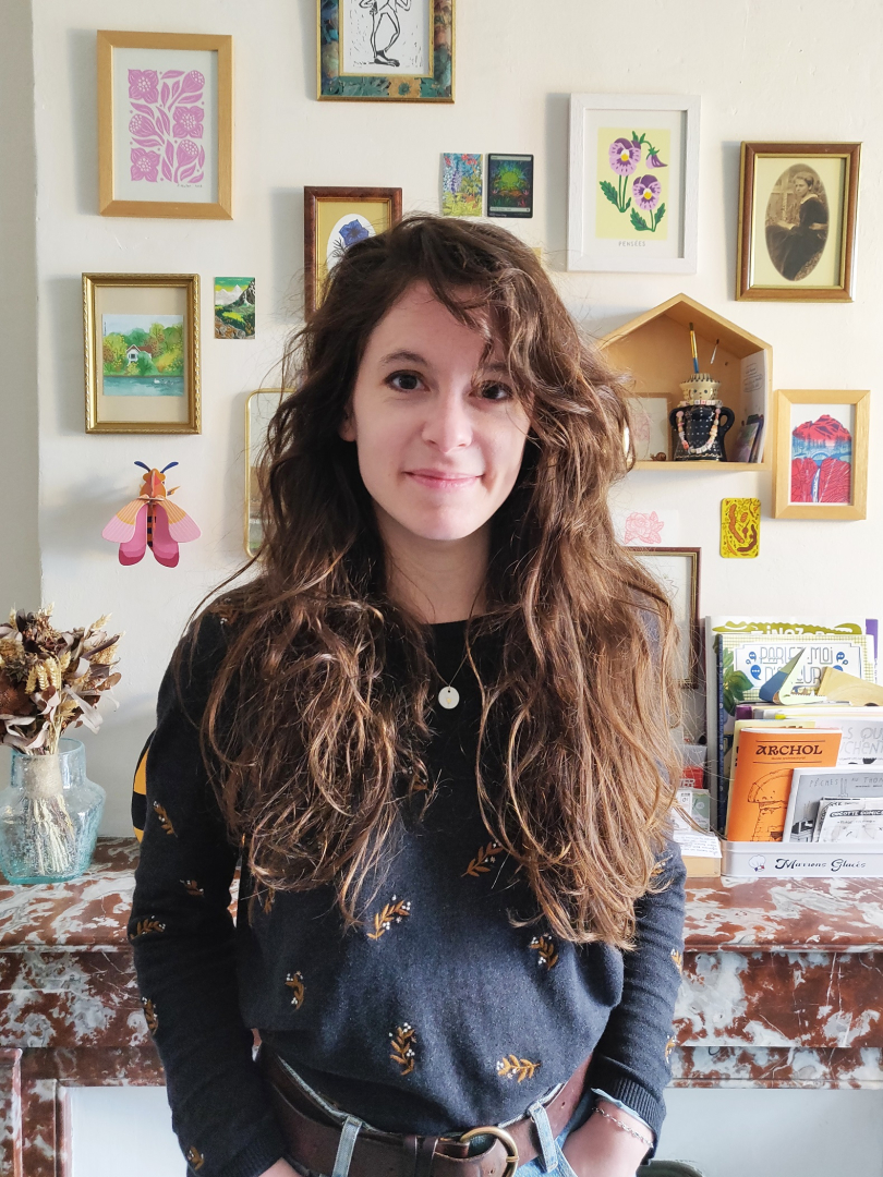 portrait Roxanne Bee.jpg