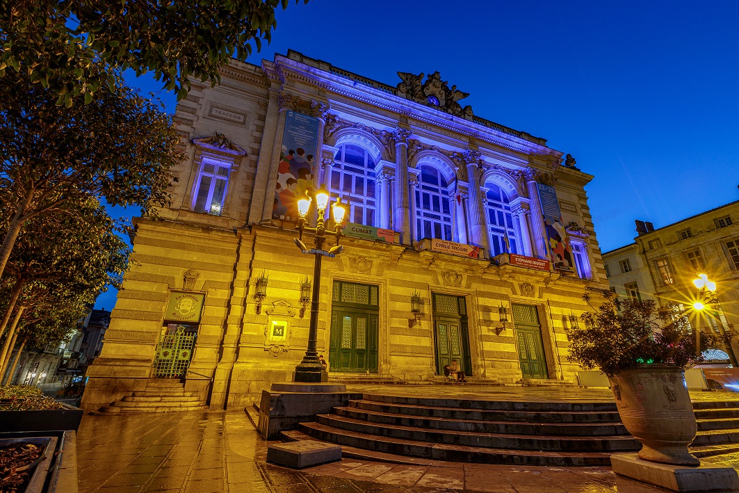 PARVIS OPERA.jpg