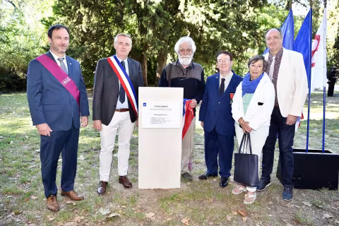 DÉVOILEMENT DE DEUX PLAQUES EN HOMMAGE EN HOMMAGE AUX VICTIMES DE LA FUSILLADE DE LA COMEDIE DU 21 AOUT 1944 ET VICTIMES DES BOMBARDEMENTS DU 17 AOUT 1944