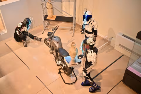 Léo Fourdrinier expose "Les Historiens du futur" au site archéologique Lattara - musée Henri Prades, du 25 janvier au 30 juin 2025
