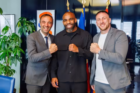 Mattar GARCIA, Champion de France de boxe pro anglaise, reçu à l'Hôtel de Ville de Montpellier