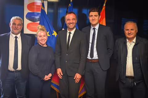 Michaël DELAFOSSE a reçu à l'Hôtel de Ville Paul Bouffard et Megan Hession, nouveaux propriétaires du MHSC féminines