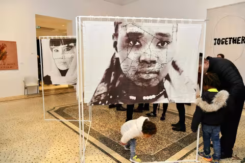 Exposition "La ou commence la mue » de Christine Masduraud et de l’association b comme bombyx du 11 février au 5 avril  2026 à l'espace Dominique Bagouet