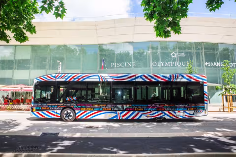 Le design du bustram de Montpellier réalisé par Alain Le Quernec, affichiste et dessinateur de renommée internationale. Crédit C. RUIZ/Montpellier3M